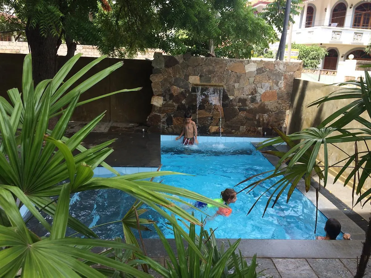 Park Lane Apartments Negombo